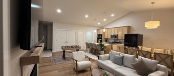 Modern and comfy townhome in Champaign Urbana