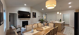 Modern and comfy townhome in Champaign Urbana