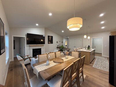 Modern and comfy townhome in Champaign Urbana