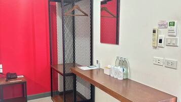 Centro de negocios en la habitación