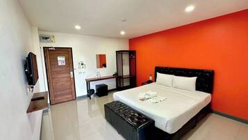 Deluxe Double Room, City View | Desk, free WiFi
