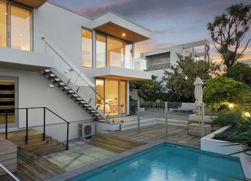 PRIVATE LUXURY PARADISE RETREAT