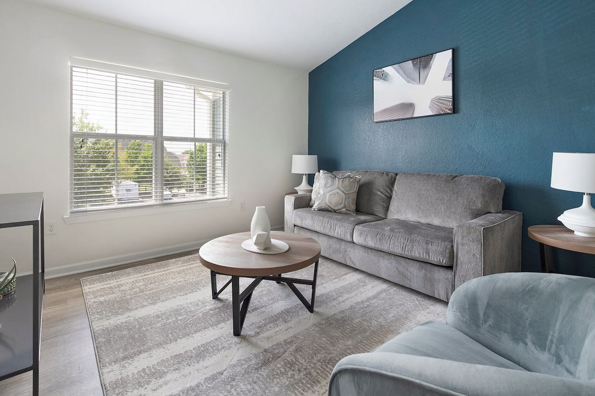 公寓 (1 Bedroom) | 起居區 | 50-吋電視,提供數位頻道