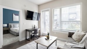 公寓 (1 Bedroom) | 起居區 | 50-吋電視，提供數位頻道