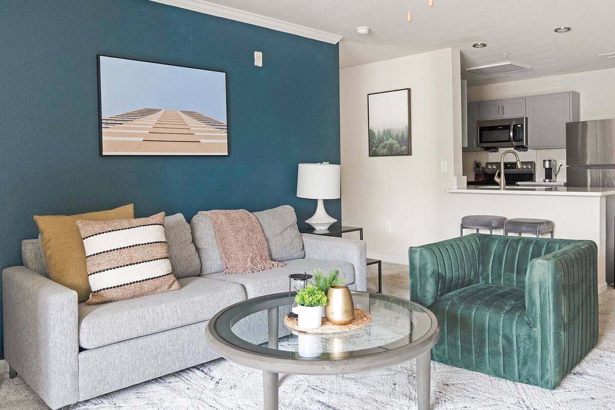 Apartment, 2 Bathrooms (2 Bedrooms) | Living area | 50-inch Smart TV with digital channels