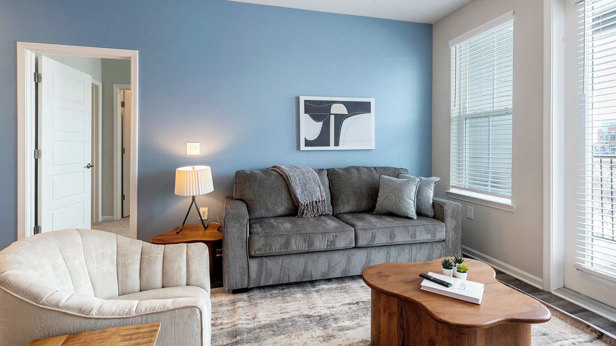 Apartment (2 Bedrooms) | Living area