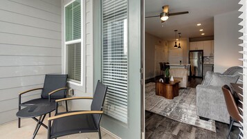 公寓 (1 Bedroom) | 露台