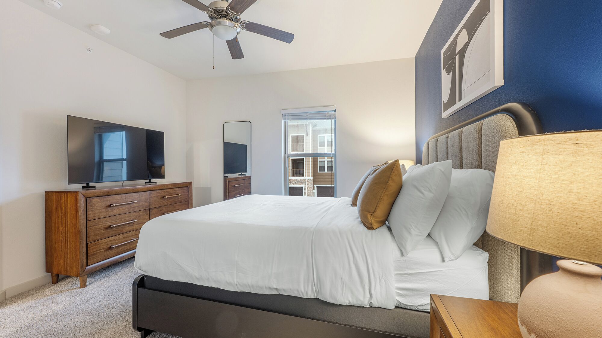 1 bedroom, individually decorated, individually furnished, desk