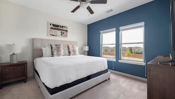 Apartment (2 Bedrooms) | 1 bedroom, individually decorated, individually furnished, desk