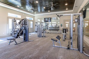 Fitness facility - Landing Beautiful 1bd, Game Room, Gym (Buda)