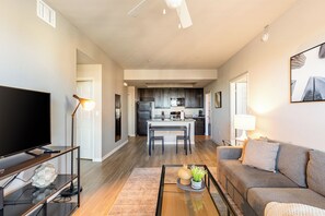 Apartment (2 Bedrooms) | Living area - Landing Furnished Apartments - Fort Myers - Heritage Palms (Fort Myers)