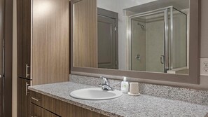Apartment (2 Bedrooms) | Bathroom - Landing Apartments Near Eldridge/West Oaks (Houston)