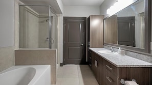 Apartment (2 Bedrooms) | Bathroom | Free toiletries, hair dryer, towels, soap - Landing Apartments Near Eldridge/West Oaks (Houston)