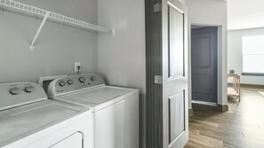 Apartment (1 Bedroom) | 1 bedroom, individually decorated, individually furnished - Landing Apartments Near Eldridge/West Oaks (Houston)