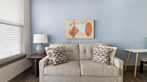 Front of property - Landing Chic 1bd, Gym (Houston)