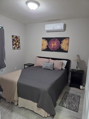 Bügeleisen/Bügelbrett, WLAN, Bettwäsche