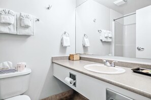 Towels - Serene 1BR Retreat with Mountain Views (Canmore)