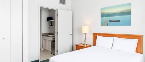 1 habitación, tabla de planchar con plancha, wifi gratis y ropa de cama