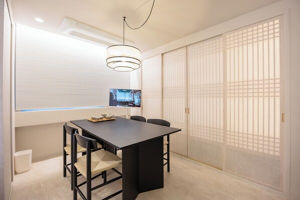 In-room safe, free WiFi - Yul Hotel (Seoul)