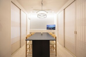 In-room safe, individually decorated, individually furnished - Yul Hotel (Seoul)