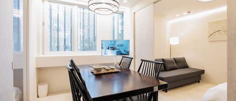 In-room safe, free WiFi