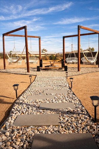 Casa La Estrellita/GAME ROOM/FirePit/11 Mins to JTNP/Sleeps 9/BOHO Desert vibes!