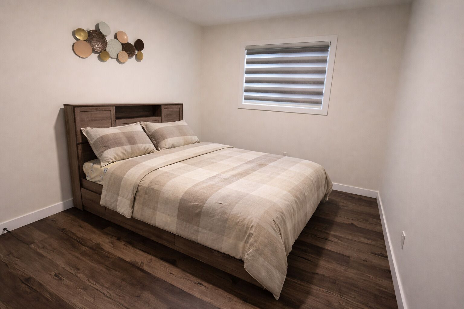 1 多间卧室、客房内保险箱、免费 WiFi