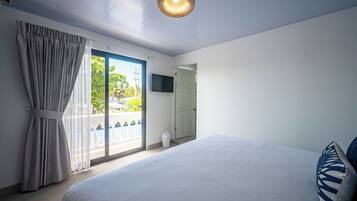 Superior Room, Balcony, Partial Sea View | Free WiFi