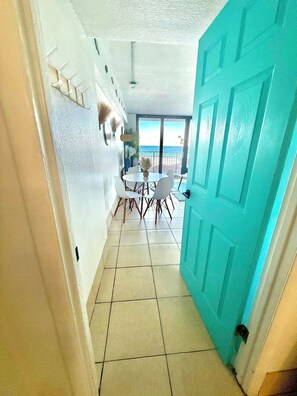 Dining - Beachfront Condo in Daytona Beach Shores! (Daytona Beach Shores)