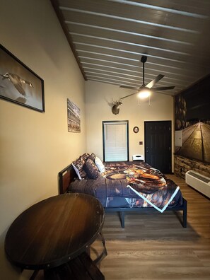 Strykjärn/strykbräda, wi-fi och sängkläder