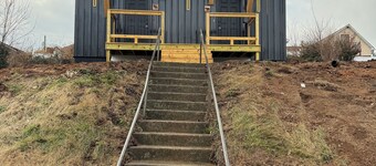 1 Bedroom Bourbon House on the Hill