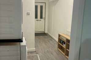 Interior - Serene Studio  in Dudley (Dudley)