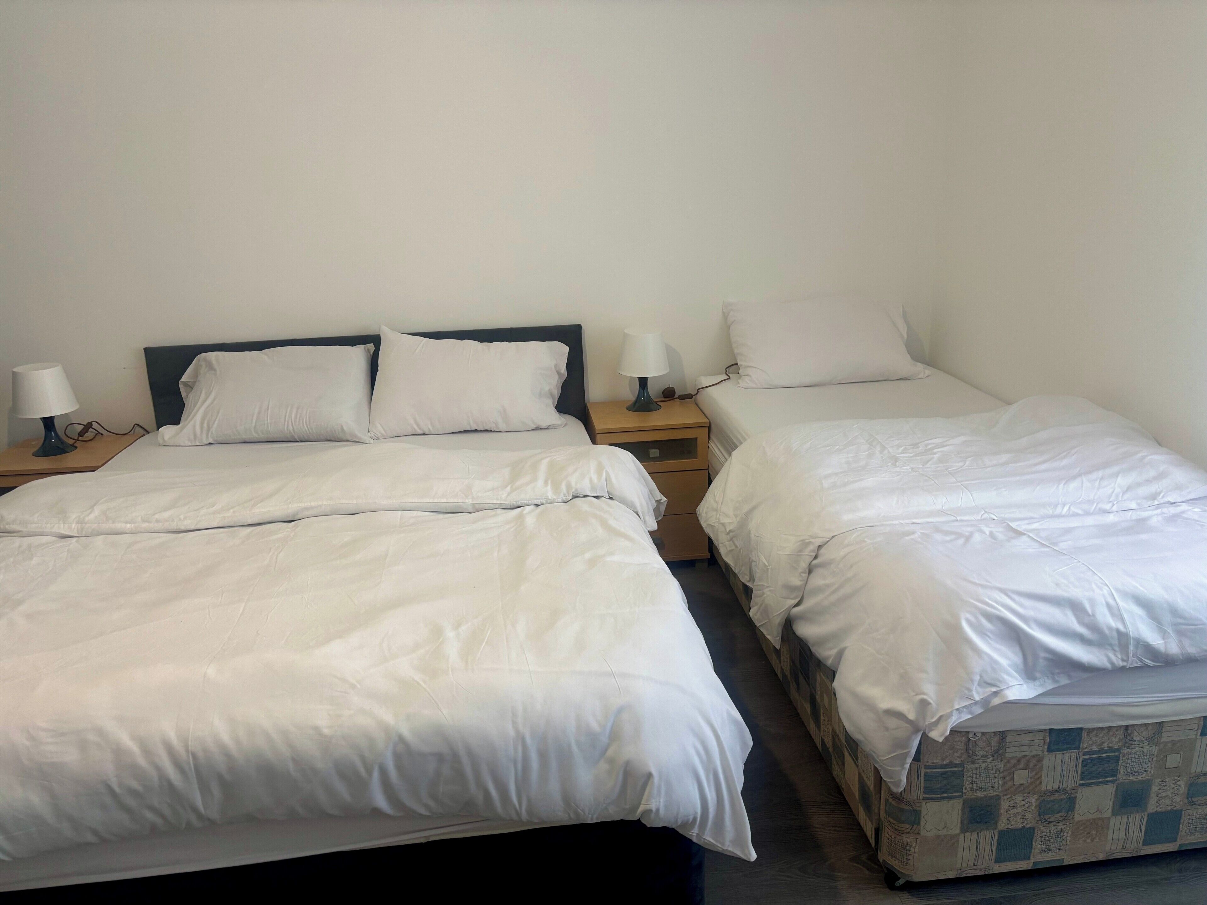 Iron/ironing board, WiFi, bed sheets, wheelchair access