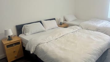 Iron/ironing board, WiFi, bed sheets, wheelchair access