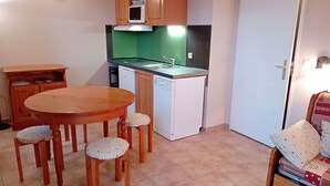 Private kitchen - Holiday Home in Val Cenis for 4 People (Val-Cenis)