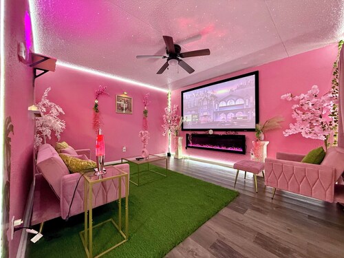 Pink Palace Cinema Oasis•Cozy Extravaganza•Beach