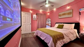 2 bedrooms, desk, iron/ironing board, free WiFi