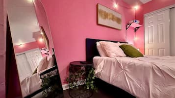 2 Schlafzimmer, Schreibtisch, Bügeleisen/Bügelbrett, kostenloses WLAN