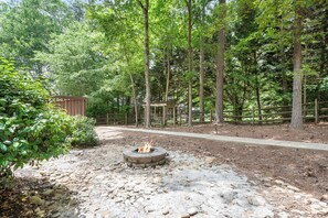 Property grounds - Lakeview Retreat in Denver of the South- 30 mins north of Charlotte (Denver)