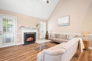 Smart TV - Lakeview Retreat in Denver of the South- 30 mins north of Charlotte (Denver)