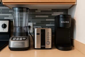 Coffee and/or coffee maker - Cozy Beach Getaway Near Seawall (Vancouver)
