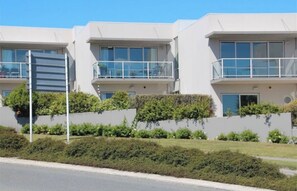 Exterior - ‘Jupiter’ Bayview Town Centre 3 Bedroom Apartment (Timaru)
