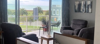 ‘Jupiter’ Bayview Town Centre 3 Bedroom Apartment