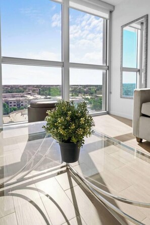 Interior - Modern Cozy Apartment Downtown Fort Myers (Fort Myers)