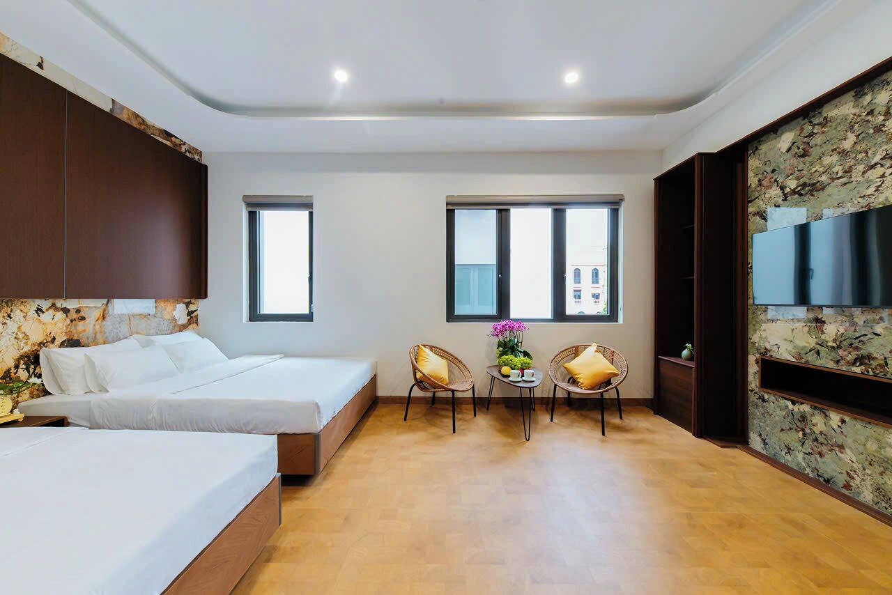 Standard dubbelrum eller tvåbäddsrum - balkong - utsikt mot staden | Skrivbord och gratis wi-fi