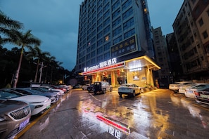 Front of property - Summer International Hotel Shenzhen (Shenzhen)