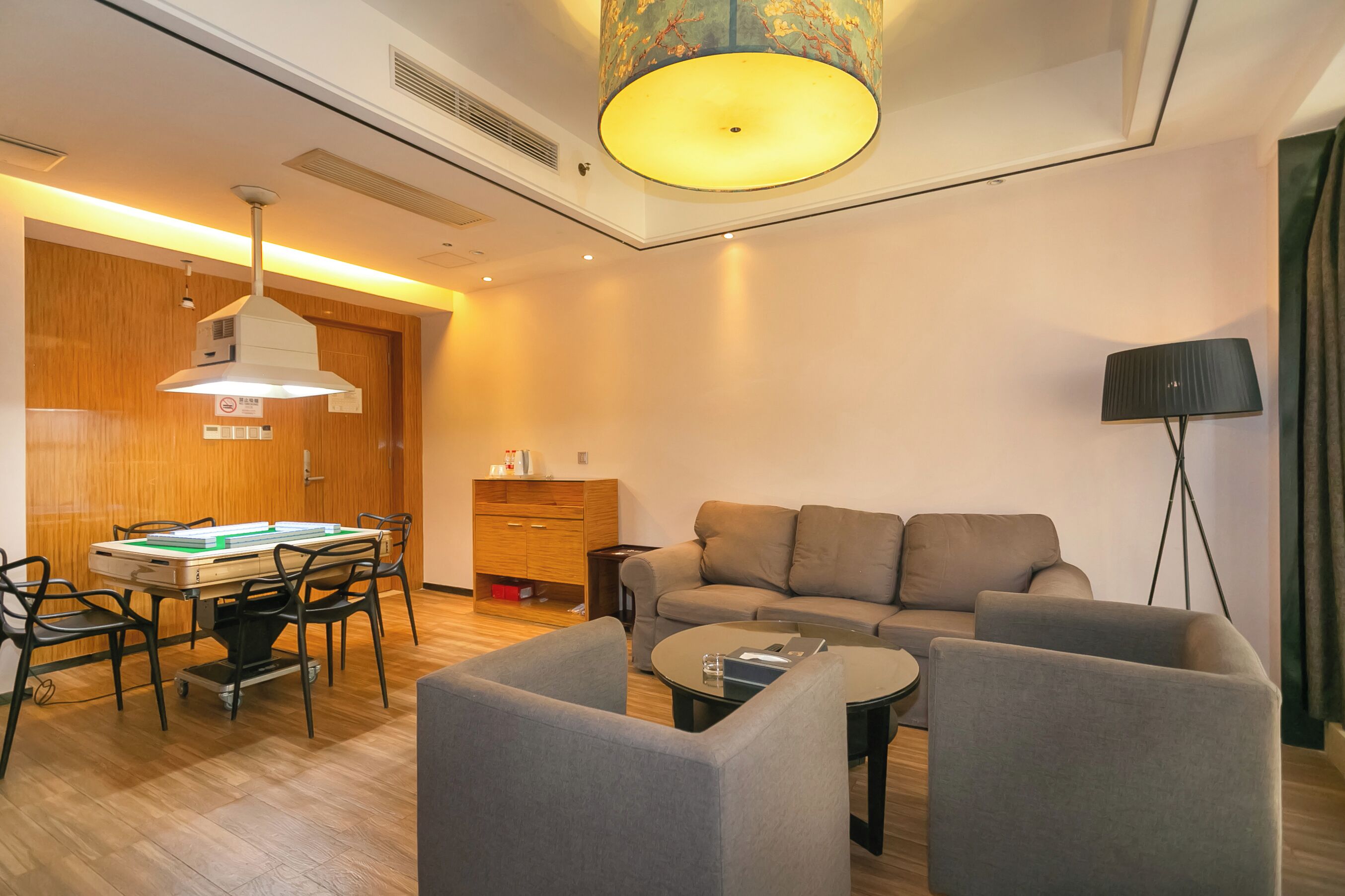 Suite, City View | Desk, laptop workspace, blackout drapes, soundproofing