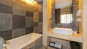 Suite, City View | Private spa tub
