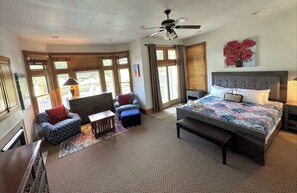 8 bedrooms, iron/ironing board, WiFi, bed sheets - Corolla family house! Pool, games, hot tub, puzzles, and more! (Corolla)