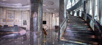 CloudEase International Aparthotel